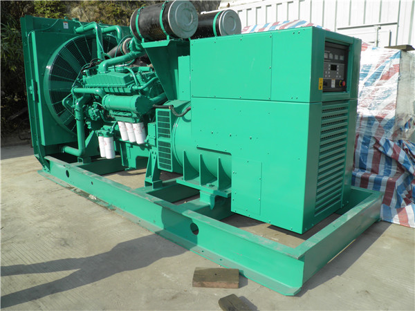 西乡出租发电机 发电机组厂家：柴油发电机组的控制屏的作用是什么？